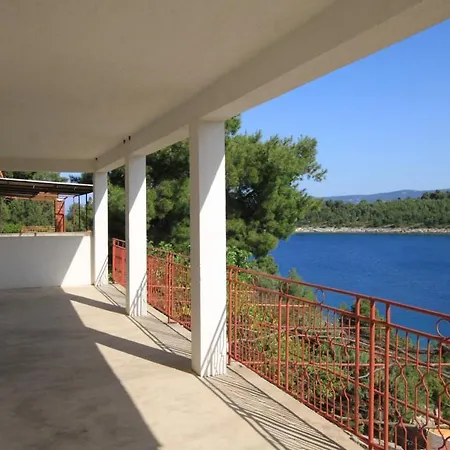 Basina 8749a Apartment Vrboska