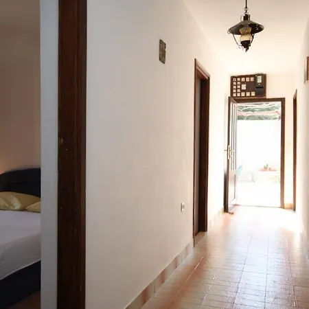 Basina 8749a Vrboska
